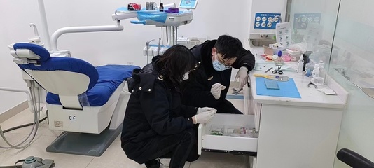 警惕医疗安全隐患 成都一牙科诊所因使用过期医疗器械被重罚